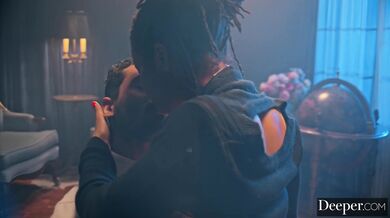 Deeper - Tancerka burleski Kira dostaje creampie na afterparty