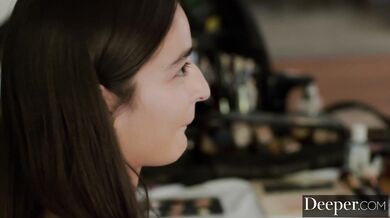 Deeper - Chłopak Emily Star został rogaczem