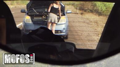 MOFOS - Callie Jacobs jí ukáže cizince, který jí pomohl, a pak jde o krok dál