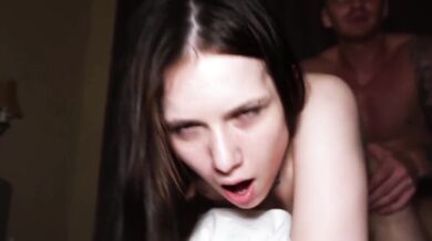 Emma Ester osiąga ekstremalne, wstrząsające orgazmy