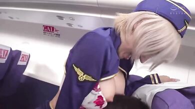 Samolot pełen pełnych pasji azjatyckich stewardes