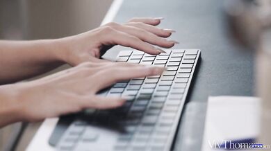 Kancelářský sex mezi Blake Blossom a Cherry Kiss