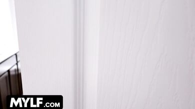 Żona senatora podnieca się i prosi o penisa