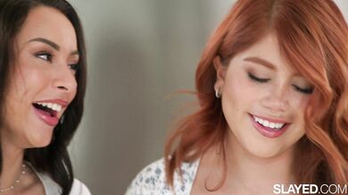 Marina Gold and Caramella Del X play with their wet pussies