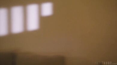 Úplné tabu s Reagan Foxx a Hailey Rose