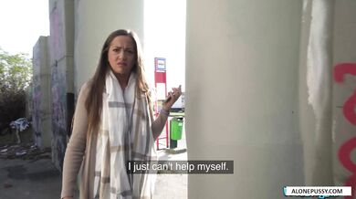 Brytyjska laska kocha pieniądze i duże penisy