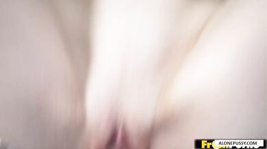 Agente público folla el tímido y apretado coño de Arina Shy