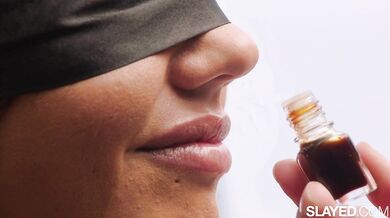 SLAYED - Talia le enseña a la deliciosa Apolonia el arte del gusto