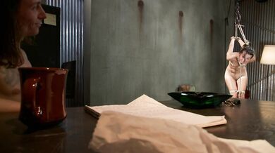 BDSM y bondage con la adolescente sumisa Kristine Kahill