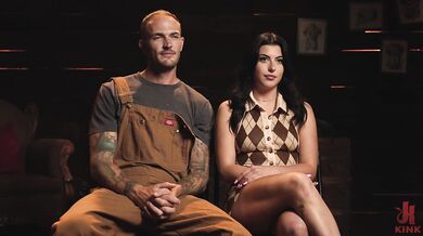 Gal Ritchie je zviazaná a nemôže kričať