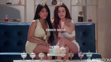 SLAYED - Ember le echa una mano a su mejor amiga Kylie