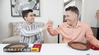 BRAZZERS - Ryan Reid nedokáže na večírku udržet své sexuální nutkání a nakonec má trojku s Mickem a Jordim