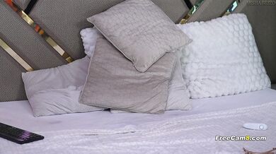 Blonde babe fucks her wet pussy with toys