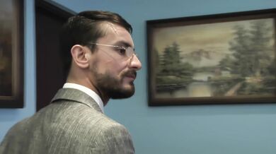 Gorąca blondynka rucha zboczonego bogatego