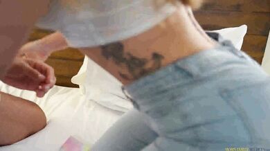 Ella Reese jako niegrzeczna wykładowczyni