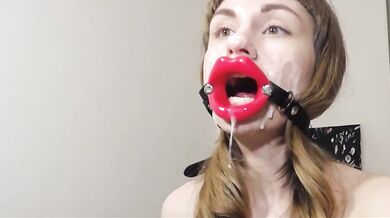 Sebezničení úst dildem