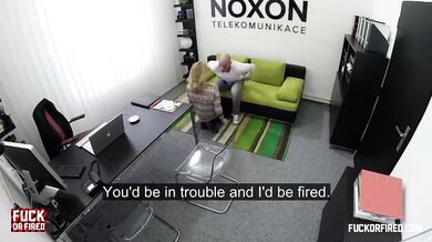 Nikki Dream se snaží udržet si práci za každou cenu