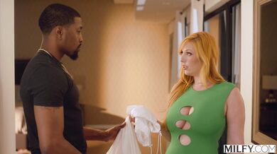 MILFY - La ama de casa obsesionada con el sexo anal, Lauren, tiene gusto por una gran polla negra