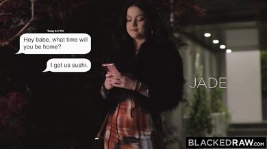 Blacked RAW - Těsná a drobná kráska Jade se oddává partnerovi pro BBC