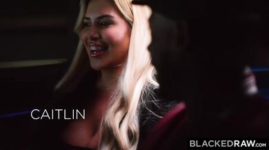 Blacked RAW - MILF blondínka Caitlin Bell rajtuje na tvrdom BBC