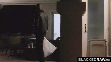 Blacked RAW - Grzeczna dziewczyna Quinn Wilde dostaje swoją dawkę BBC