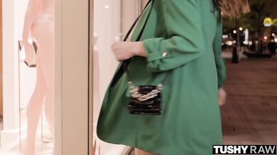 Tushy RAW - La elegante Jia Lissa es una maniática anal total