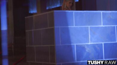 Tushy RAW - MILF rubia anhela sexo anal todo el día y toda la noche