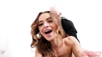 Gorąca i wysportowana dziewczyna Nikki Nicole