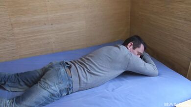 Krátkovlasá MILF Diane Murphy si pořádně užije!