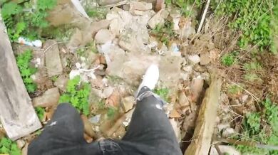 Puta sucia follada en un lugar sucio