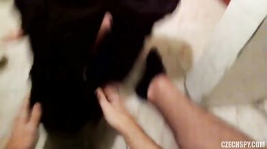 Amateur de culo grande follada en baños públicos