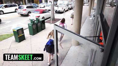 TeamSkeet - Fitness fanatička Daisy vyjednáva nahá s ochrankou Nickym