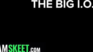 TeamSkeet - Hijastro intenta satisfacer a su increíble madre