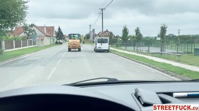 Nadržaná blondínka Michaela Isizzu šuká v aute