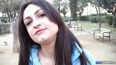 Piękna biuściasta kobieta Sandra Milka