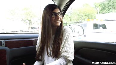 Mia Khalifa follada por la BBC