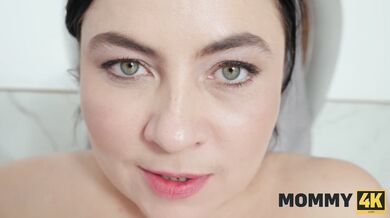 Nadržaná mama Lucka Cherry