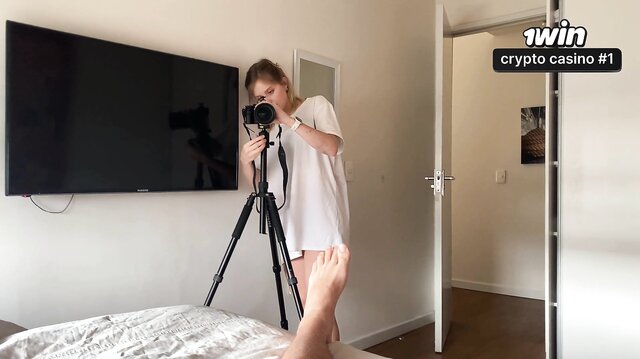 Una pareja de una casa real pasa de ser tímida a desvergonzada en un vídeo porno