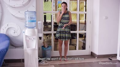 Wow dívka Eva Elfie si hraje s BWC