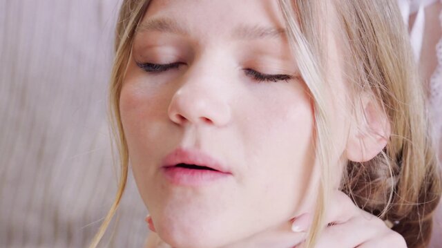 Wet petite girls Diana Heaven and Hayli Sanders