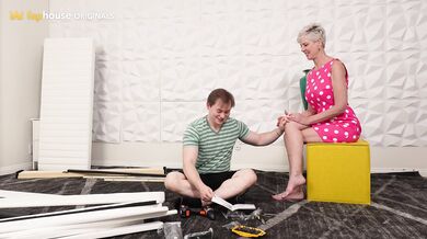 Mature Foxxxy Darlin miluje šukání i ve svých 60 letech