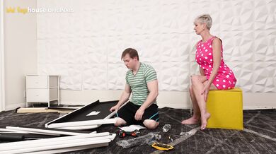 Mature Foxxxy Darlin miluje šukání i ve svých 60 letech