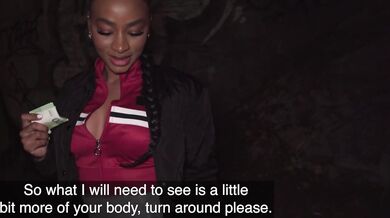 Public Agent - Francuska czarnoskóra kobieta uprawia seks w miejscu publicznym w nocy za pieniądze