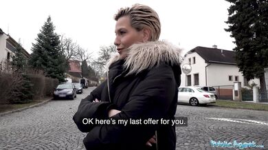 Public Agent - Impresionante MILF con un cuerpo caliente no puede resistirse al dinero y una gran polla.