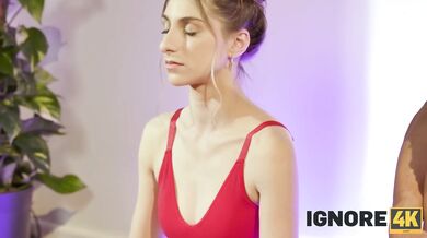 Jennifer Mendez nie potrafi się oprzeć męskiemu penisowi na jodze