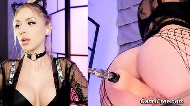 Krásna blondínka sa hrá so svojou vlhkou kundičkou