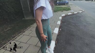 Vezmu nejžhavější holku a ošukám ji na kraji silnice u projíždějících aut