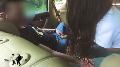 Vezmu nejžhavější holku a ošukám ji na kraji silnice u projíždějících aut