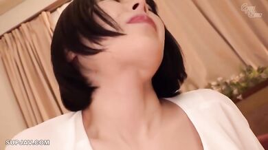 Seks z azjatycką macochą Honoką Tsujii