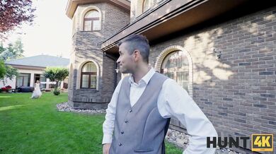 La novia Sarah Kay se folla a un extraño por dinero delante de su nuevo marido